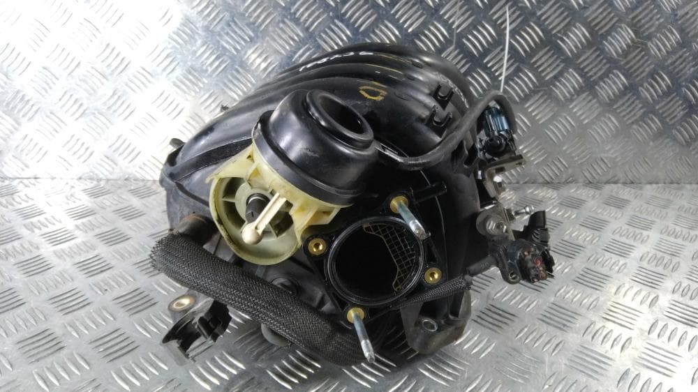 Коллектор впускной к Toyota Voxy R70 (07-10)