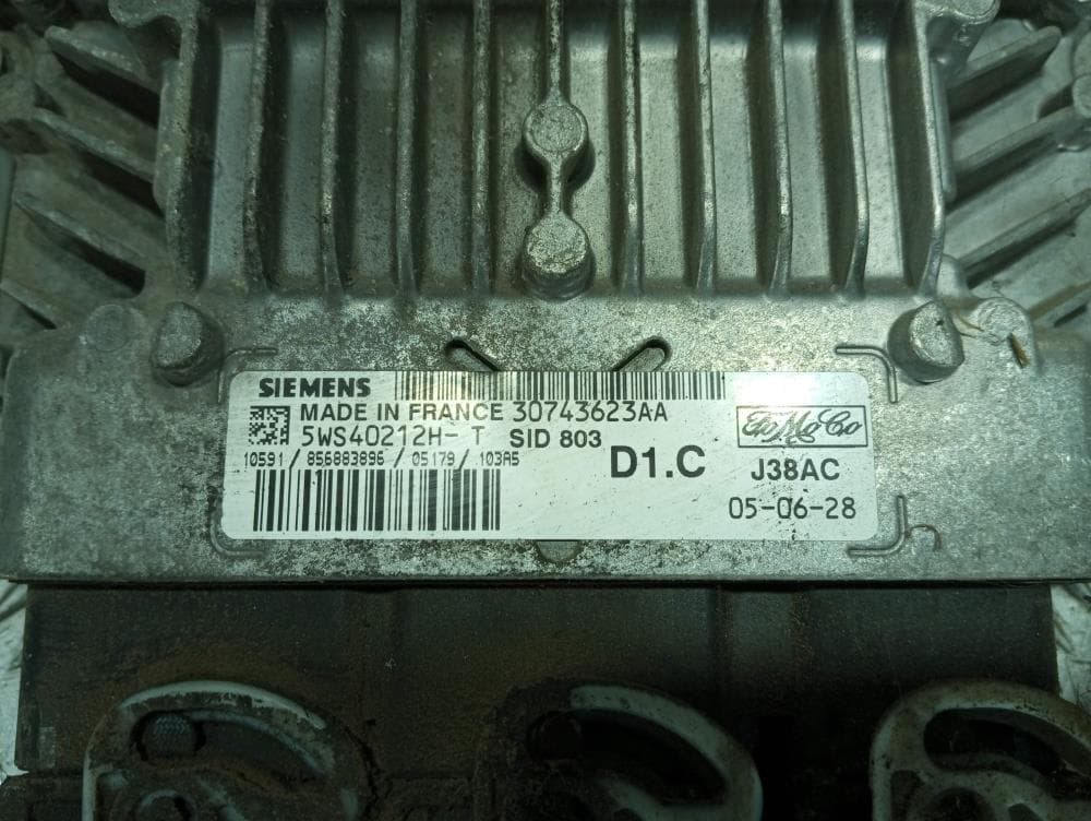 Блок управления двигателем к Volvo S40 2 (04-07)