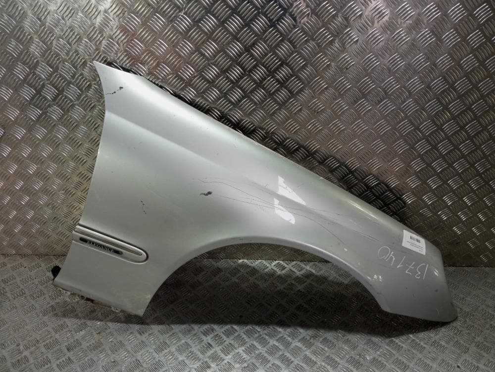 Крыло переднее правое к Mercedes C Class W203/S203/CL203 (00-04)