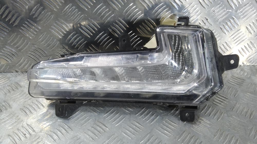 Фара противотуманная правая к Chevrolet Malibu 9 (15-18)