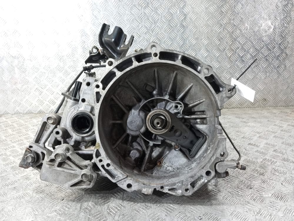 КПП механическая (МКПП) к Mazda 6 1 (02-05)