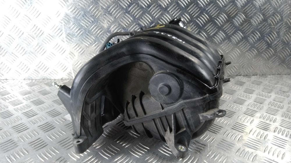 Коллектор впускной к Toyota Voxy R70 (07-10)