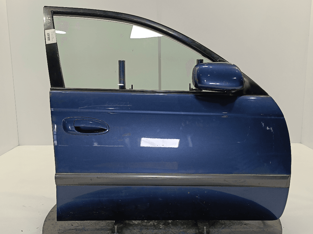 Дверь передняя правая к Toyota Avensis 1 Рестайлинг (00-03)