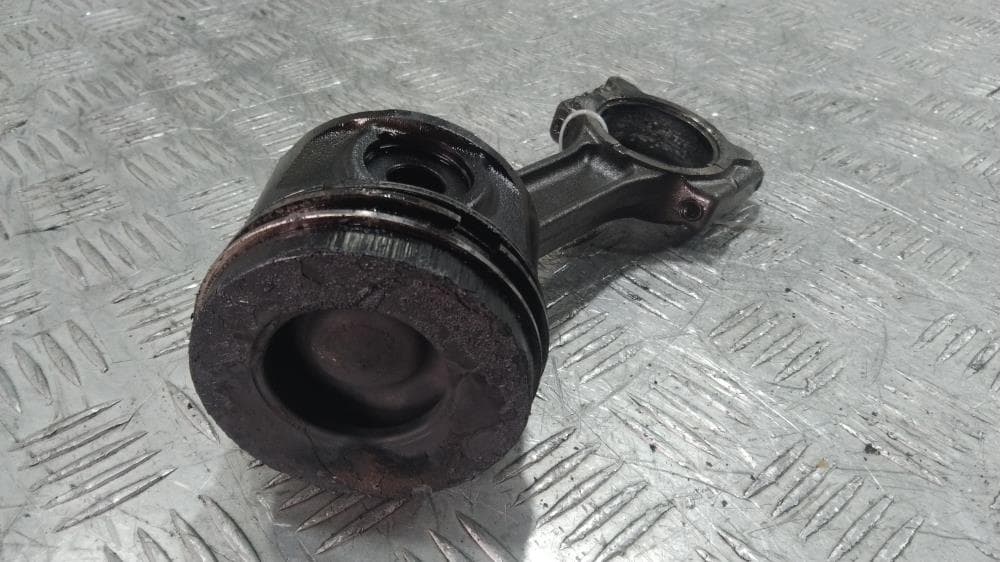 Поршень к Renault Megane 2 (02-06)