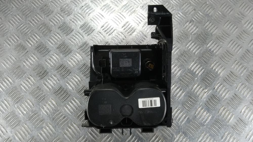 Подстаканник к Volvo V70 3 (07-13)