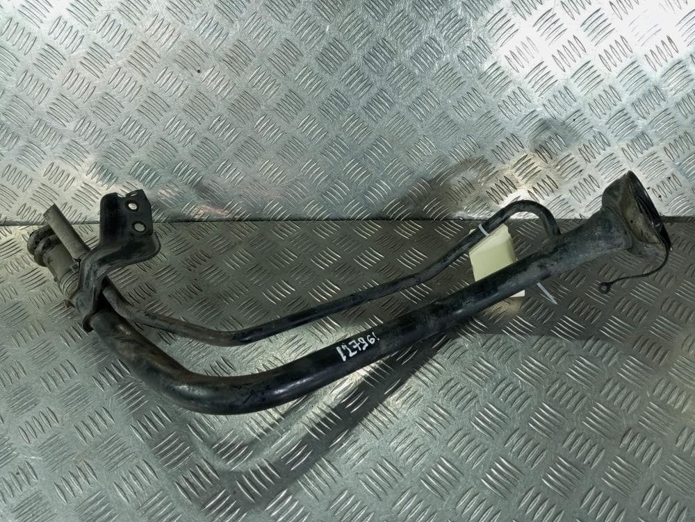 Горловина топливного бака к Nissan  Almera Tino (00-06)
