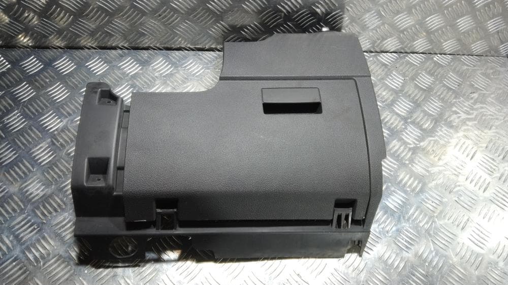 Бардачок к Volkswagen Touran 2 (10-15)