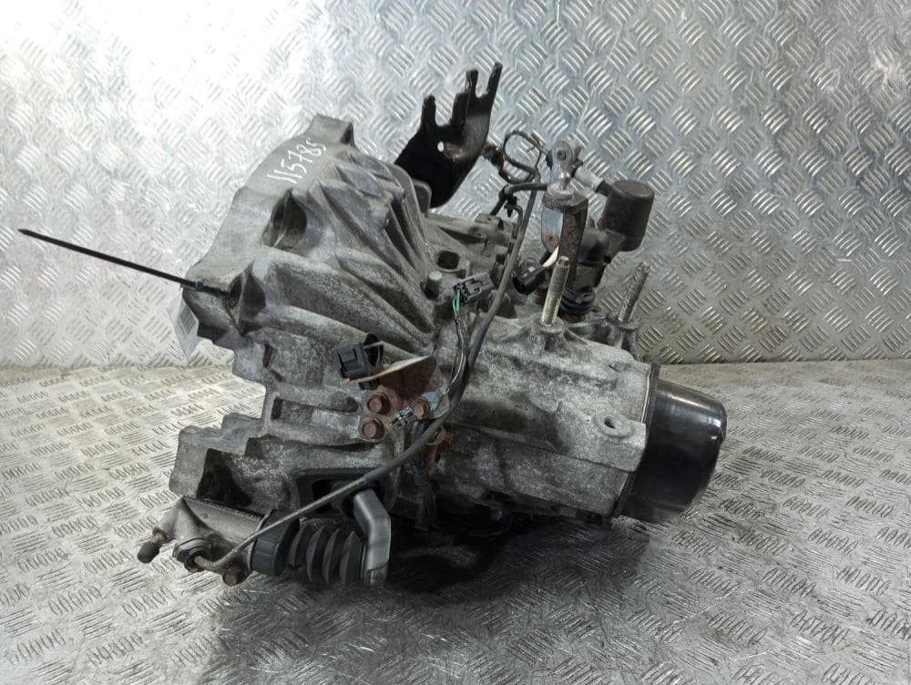 КПП механическая (МКПП) к Mazda 6 1 (02-05)