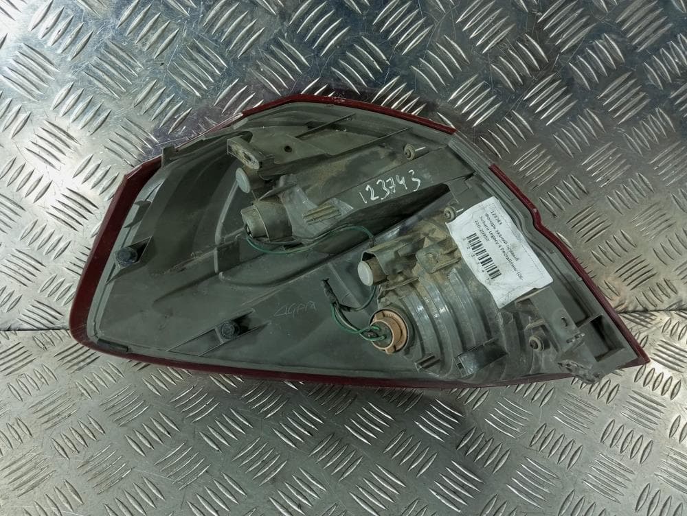Фонарь задний правый к Subaru Legacy 4 Рестайлинг (06-09)