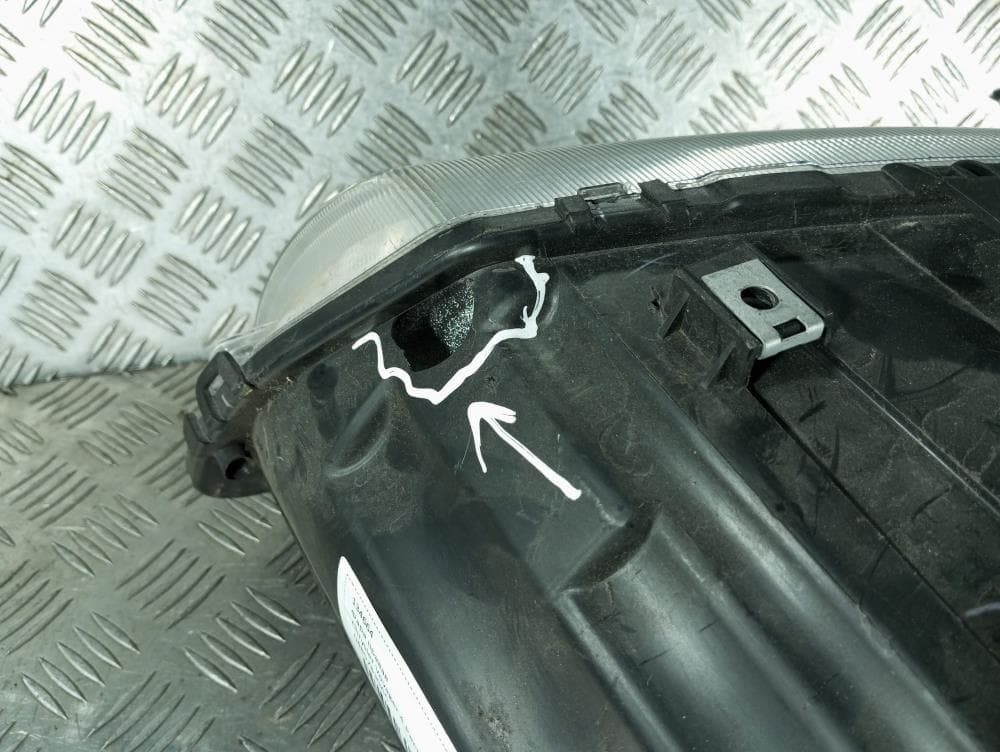 Фара правая к Chrysler Voyager 4 Рестайлинг (04-08)