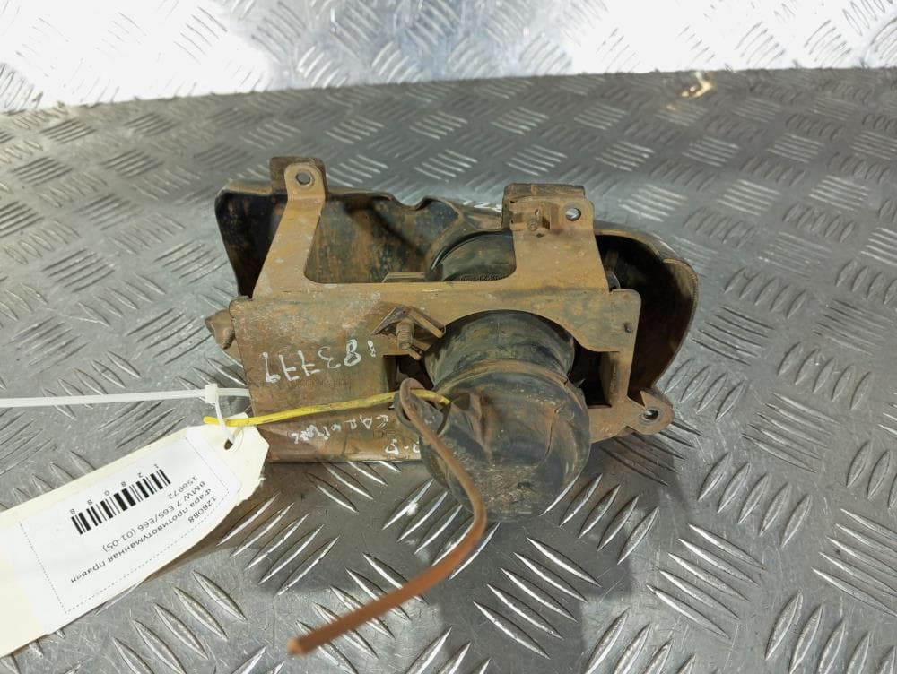 Фара противотуманная правая к BMW 7 E65/E66 (01-05)