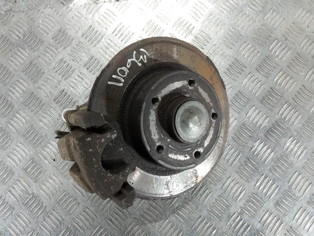 Кулак задний правый к Renault Megane 2 (02-06)