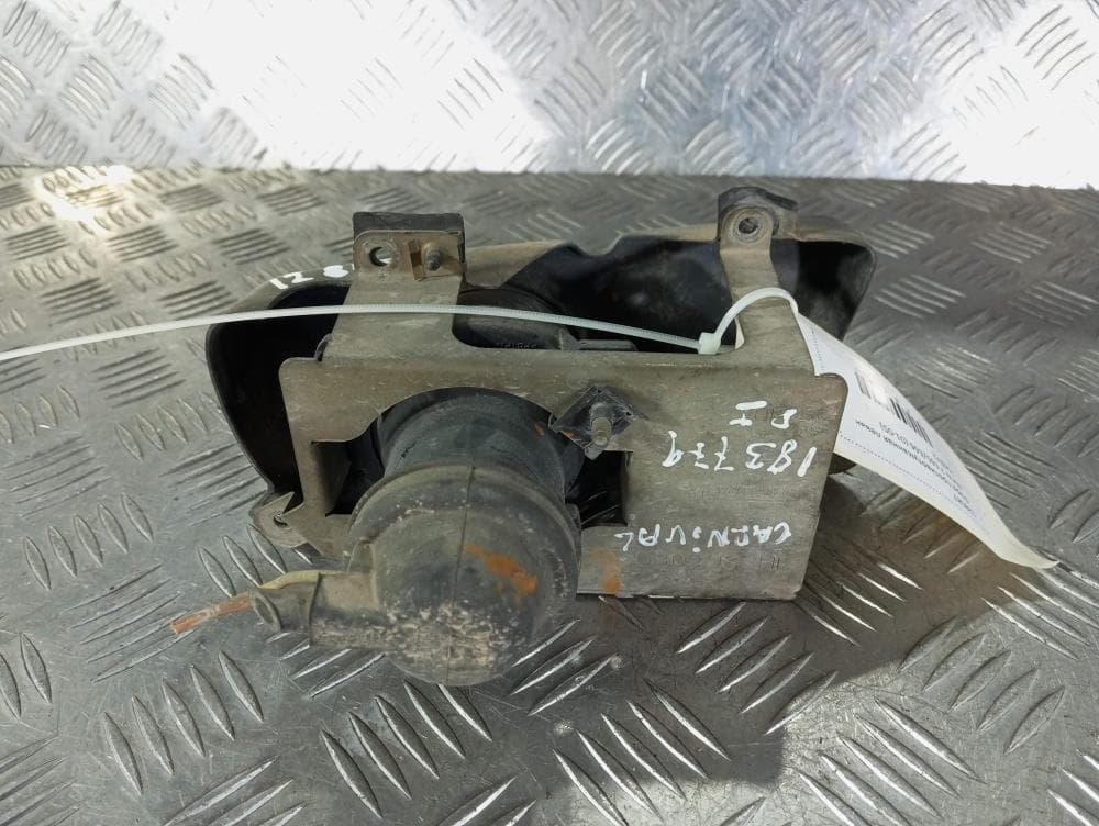Фара противотуманная левая к BMW 7 E65/E66 (01-05)