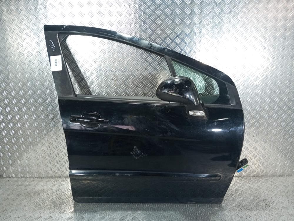 Дверь передняя правая к Peugeot 308 1 (07-11)