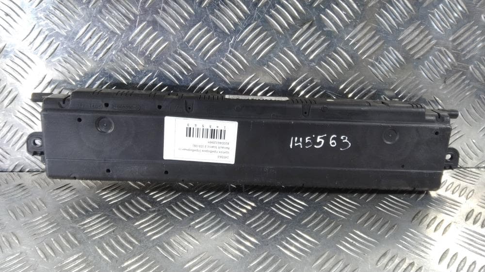 Щиток приборов (приборная панель) к Renault Scenic 2 (03-06)