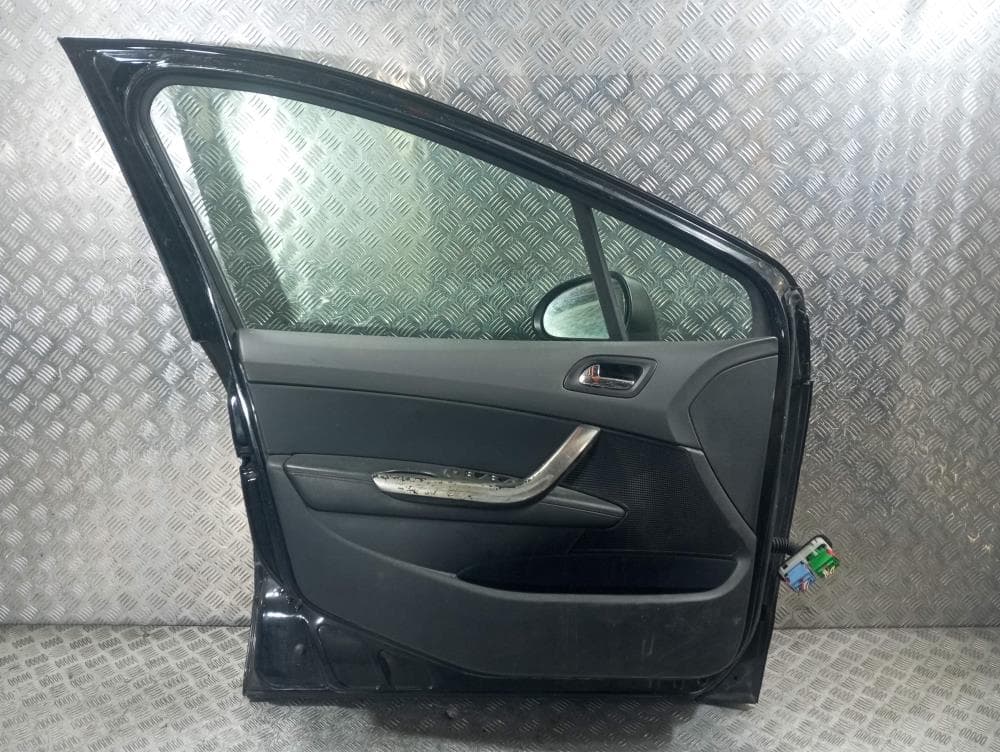 Дверь передняя левая к Peugeot 308 1 (07-11)