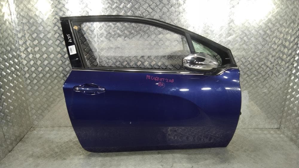 Дверь передняя правая к Peugeot 208 1 (12-15)