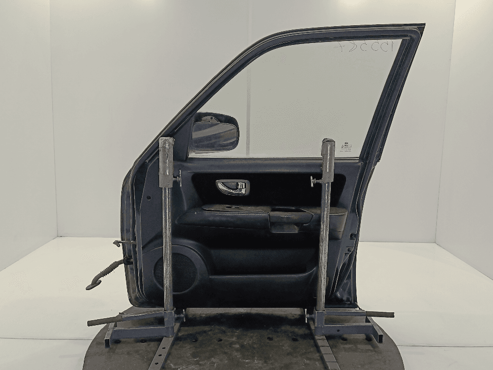 Дверь передняя правая к Hyundai Terracan (01-04)