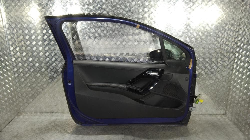 Дверь передняя левая к Peugeot 208 1 (12-15)