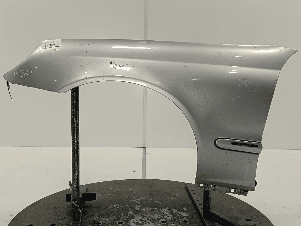 Крыло переднее левое к Mercedes C Class W203/S203/CL203 (00-04)