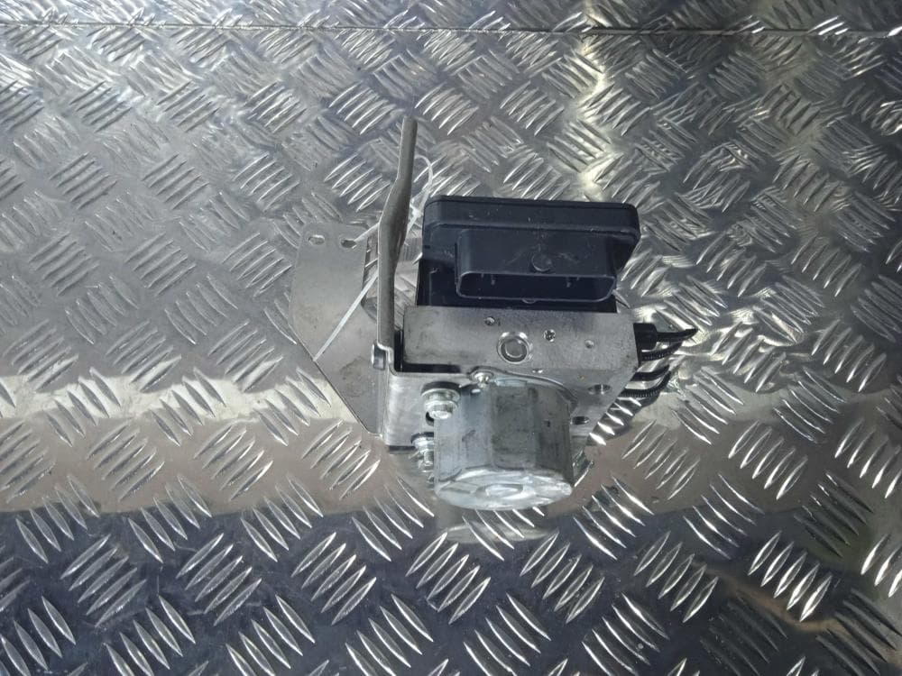 Блок ABS к Tesla Model X (15-21)