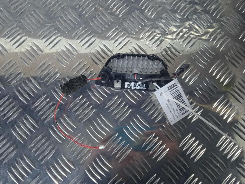 Фонарь салона (плафон) к Tesla Model X (15-21)