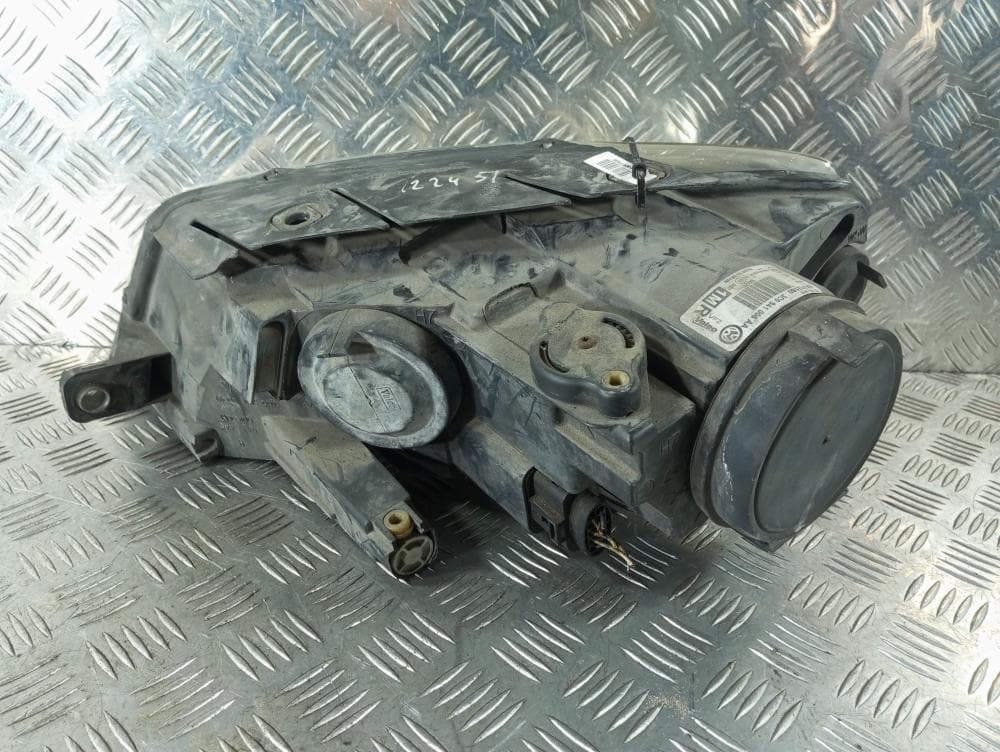Фара правая к Volkswagen Passat B6 (05-10)