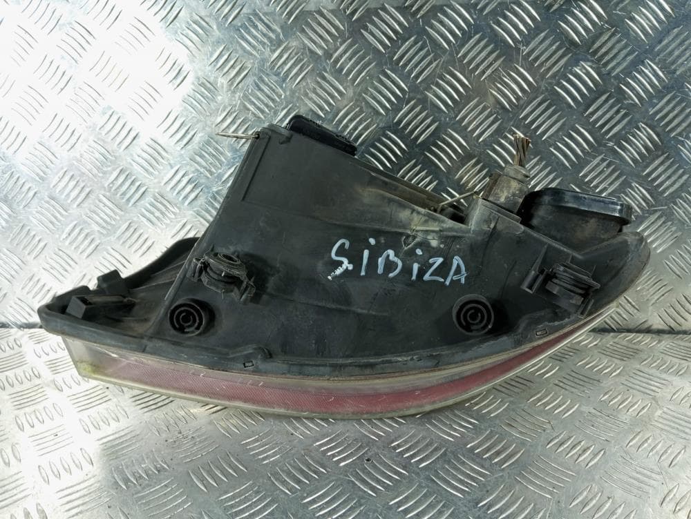 Фара правая к Seat Ibiza 3 (01-06)