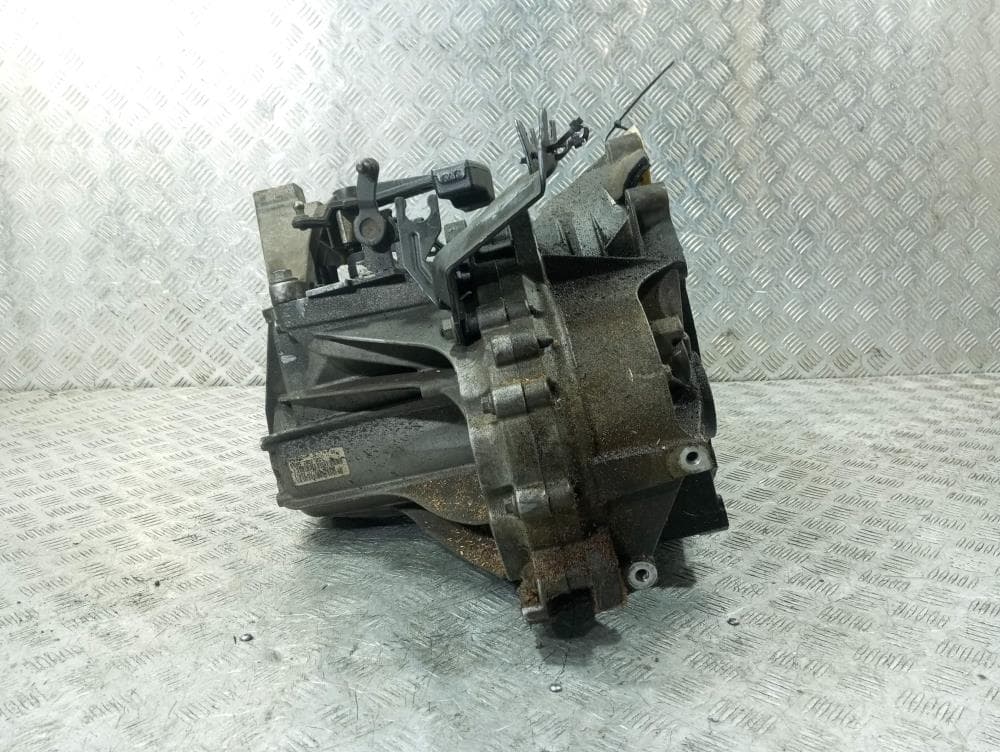 КПП механическая (МКПП) к Volvo S40 2 (04-07)