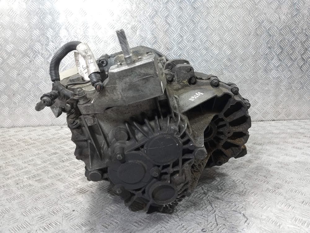 КПП механическая (МКПП) к Volvo S40 2 (04-07)