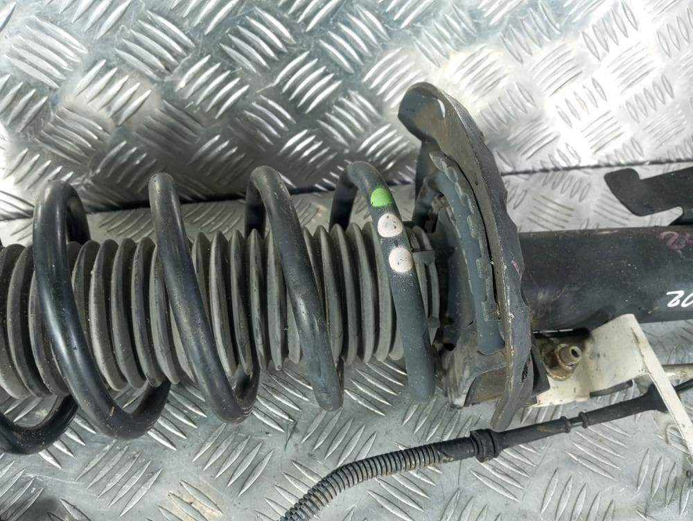 Стойка передняя правая к Volvo S60 2 (10-13)