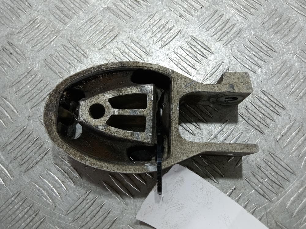 Кронштейн КПП к Volvo V60 1 (10-13)