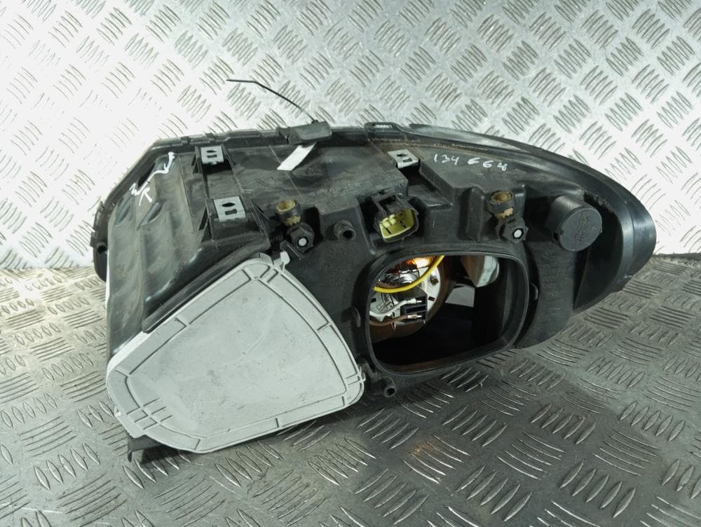 Фара правая к Chrysler Voyager 4 Рестайлинг (04-08)