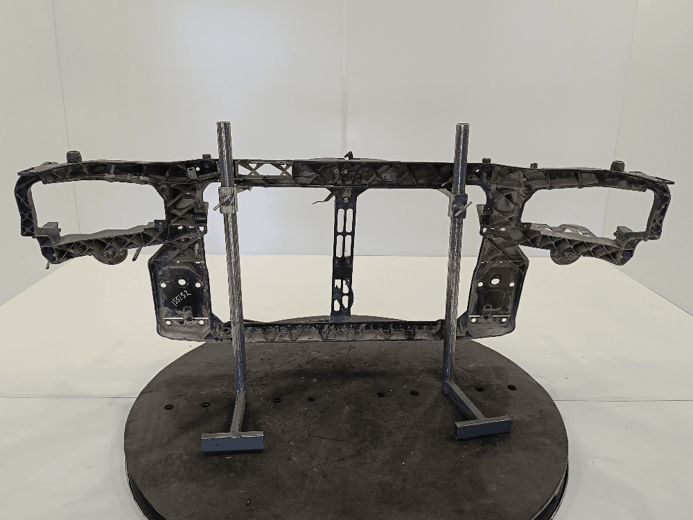 Передняя панель крепления облицовки (телевизор) к Hyundai Tucson 1 (04-10)