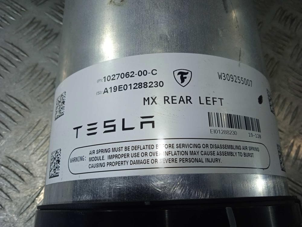 Пневмостойка задняя к Tesla Model X (15-21)