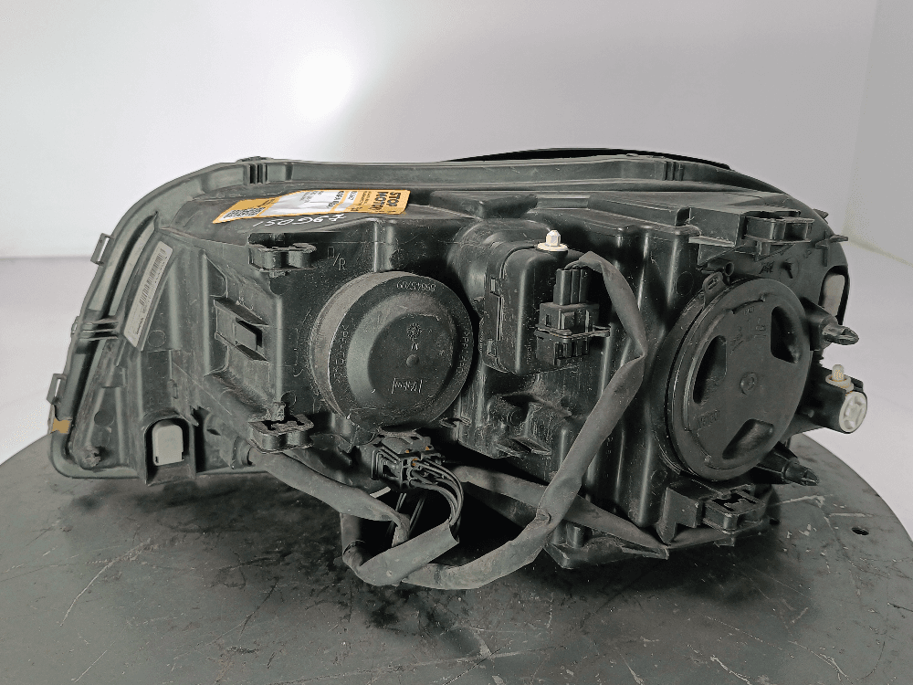 Фара правая к Volvo XC90 1 (02-06)