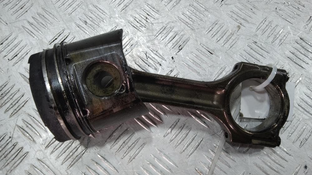 Поршень к Renault Laguna 2 (01-05)