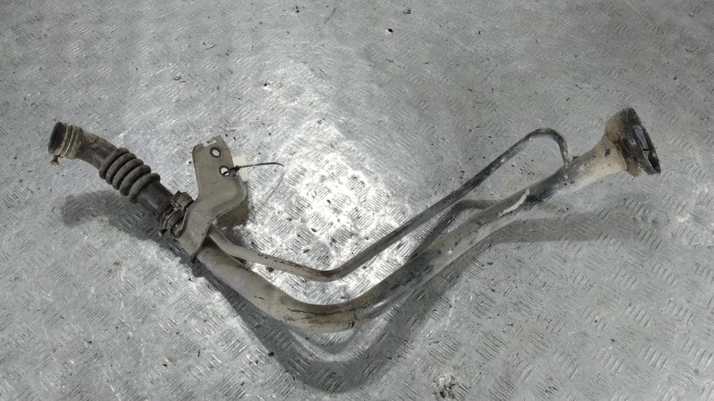 Горловина топливного бака к Nissan  Almera Tino (00-06)